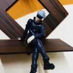 Satoru Gojo Sitting Figure – 16 cm
