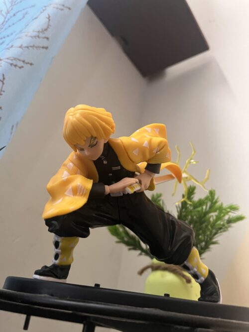 Zenitsu Agatsuma Attack Pose Figure